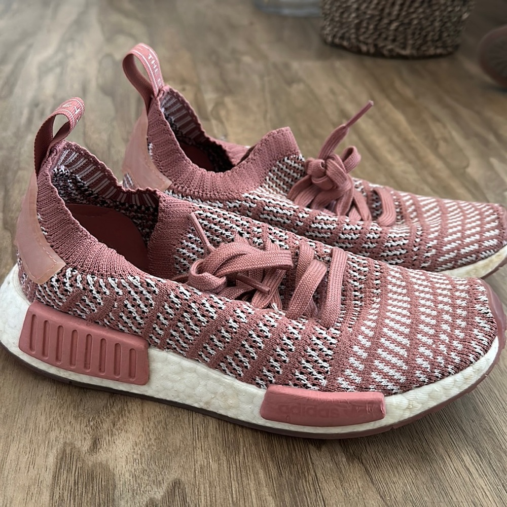 Adidas knit sneaker